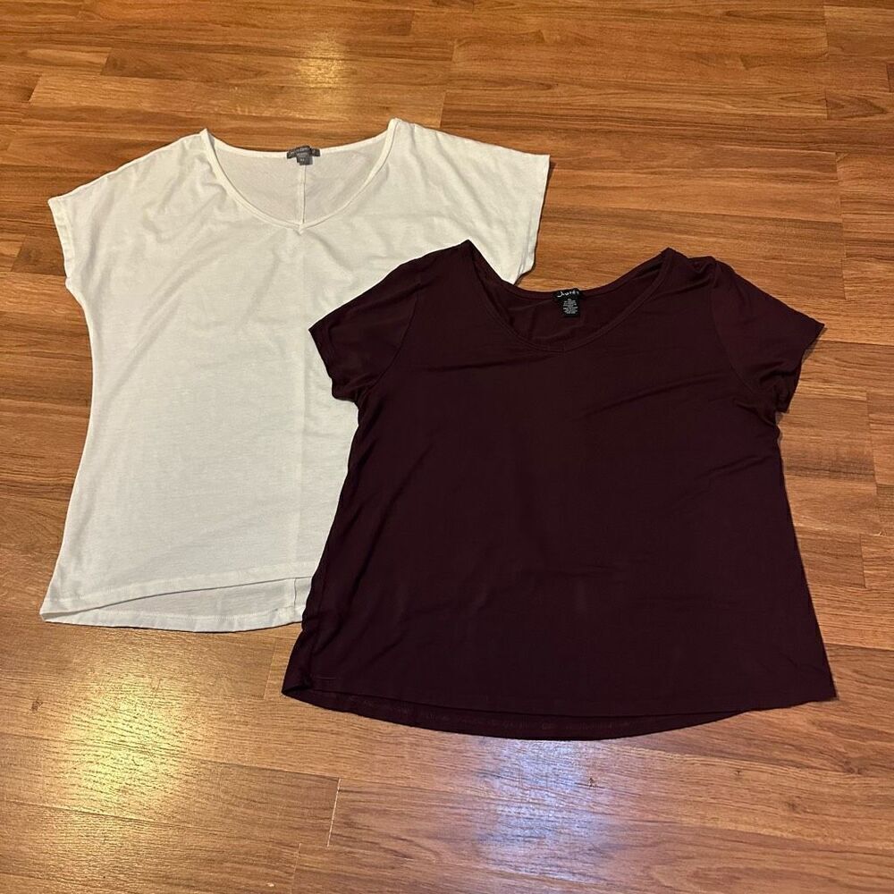 T-shirts V-neck short sleeve - Peace and Pearls, Justify - women’s size XL